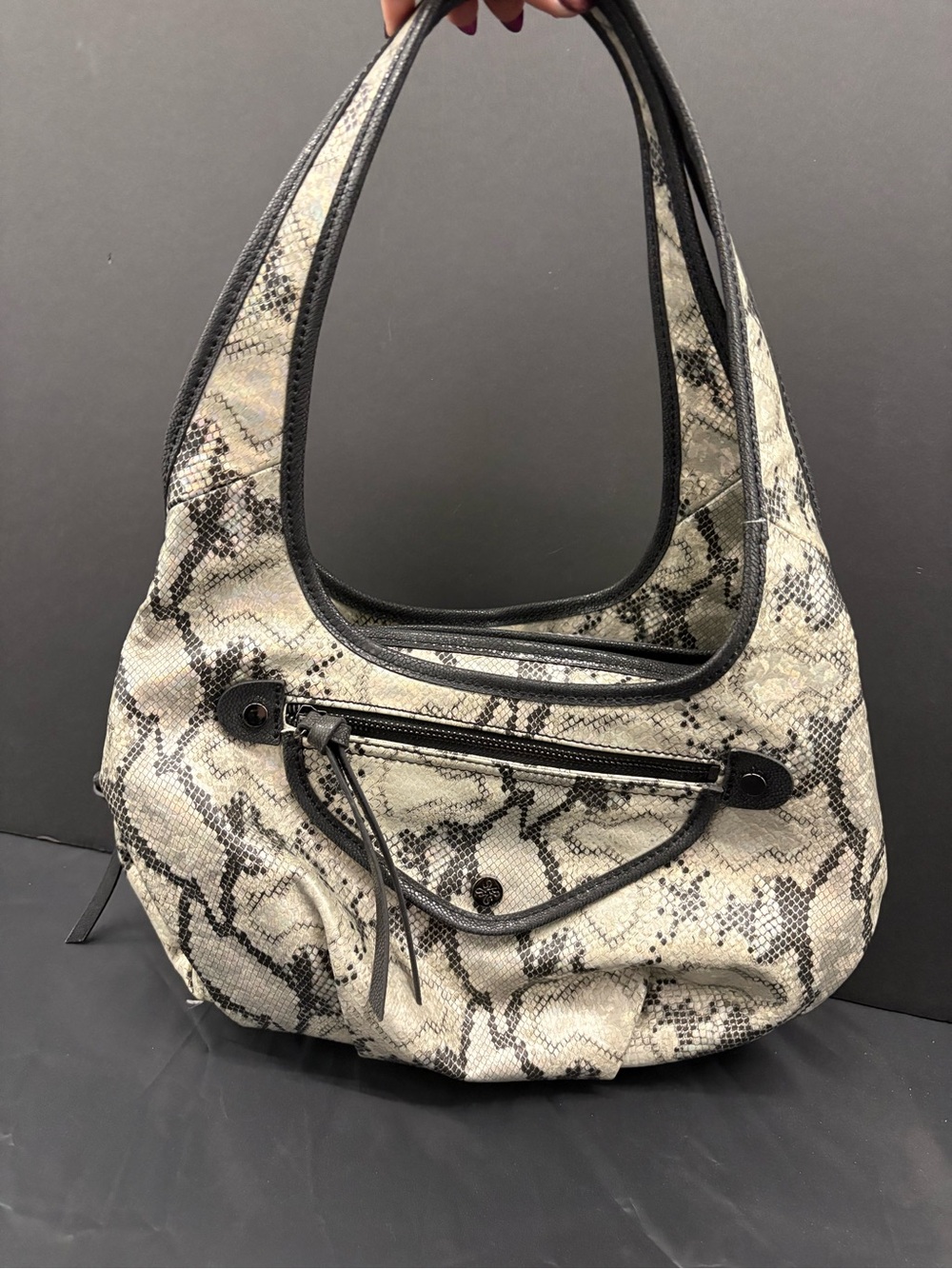 Simply Vera Vera Wang Snake-Print Shoulder Bag in Cream and Black